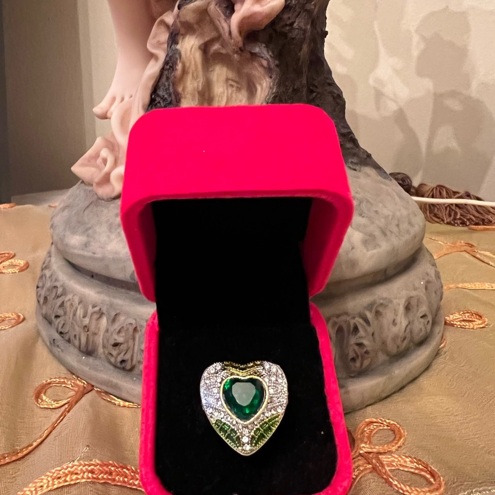 Fashion ❤️ shape Ring